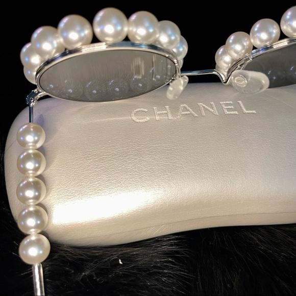 Chanel Vintage Runway Pearls Spring Summer 1994 Sunglasses Made In Italy - Picture 10 of 16